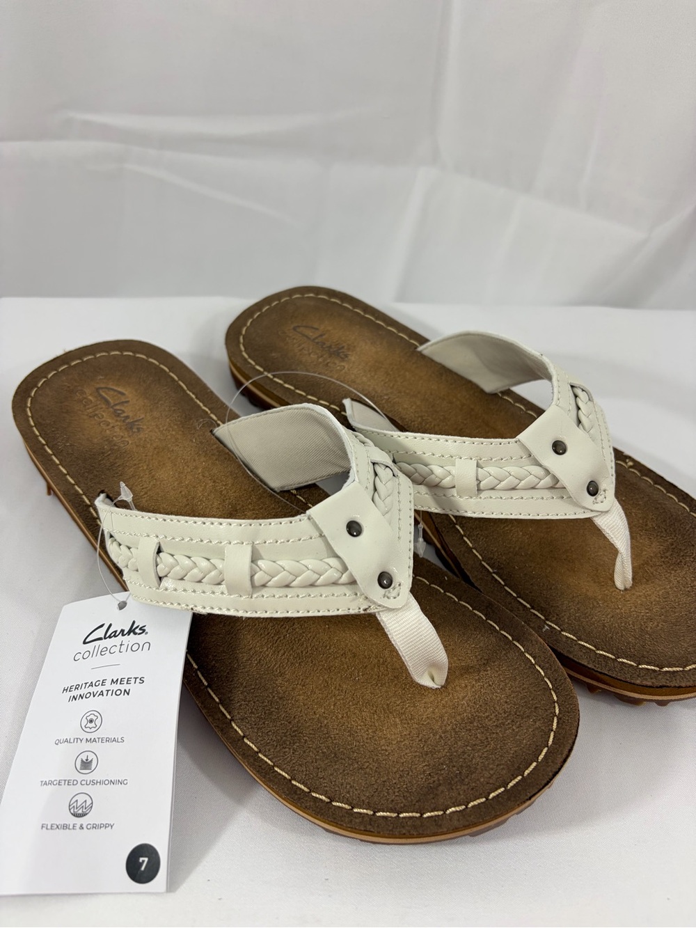 NWT Clarks Women’s Size 7 White Braided Leather Cushioning Flip Flops